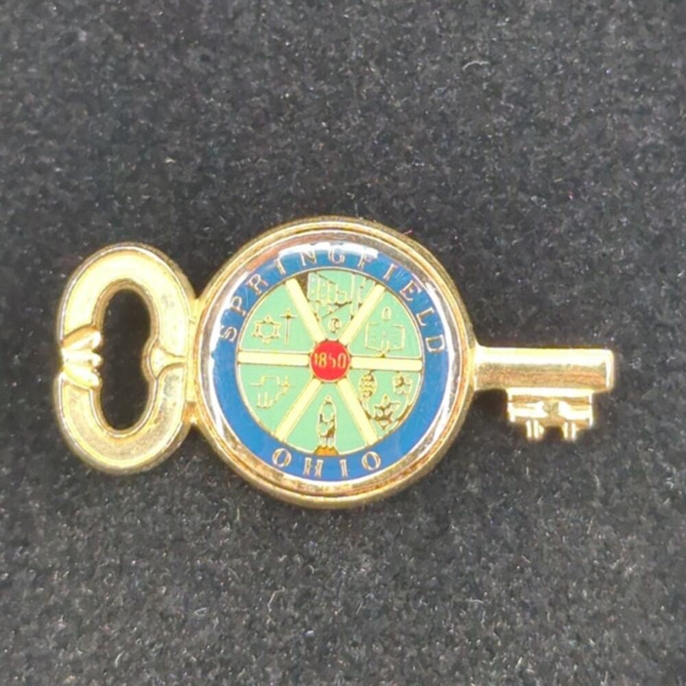 Vintage Fashion BROOCH PIN Springfield Ohio enameled gold key